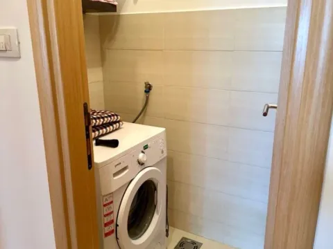 Izdavanje, trosoban stan, 84m², Pobrežje, Podgorica - image 8