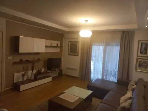 Izdavanje, stan, 117m², City Kvart, Podgorica - image 12