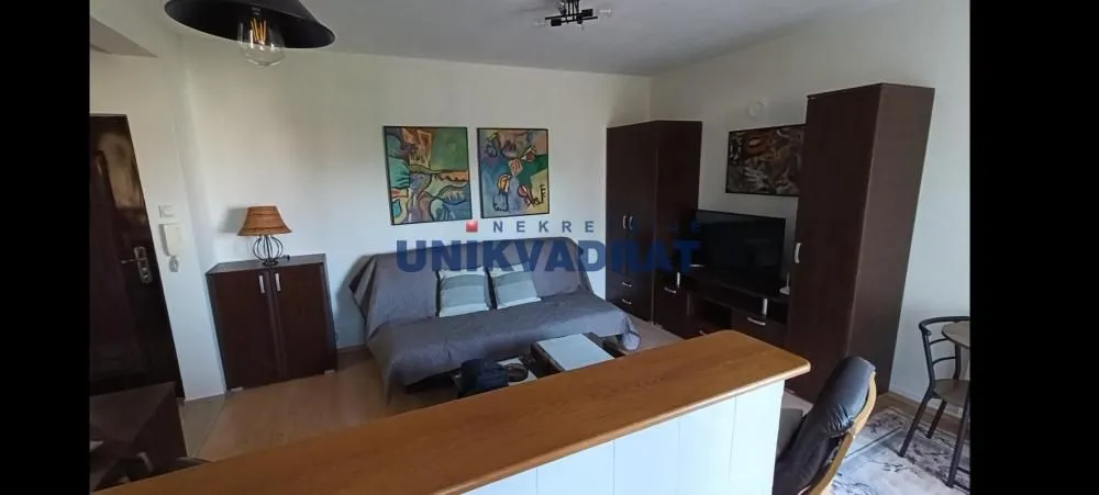Izdavanje, jednosoban stan, 35m², Cerak, Beograd