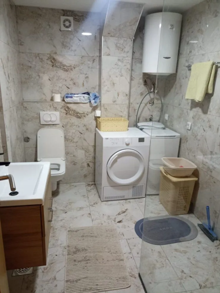 Izdavanje, jednosoban stan, 43m², Centar, Podgorica