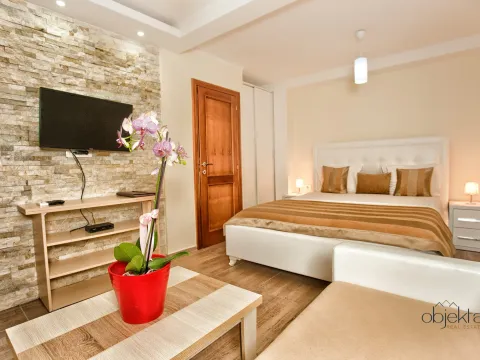 Prodaja, ugostiteljski objekat, 400m², Tivat, Crna Gora - image 3