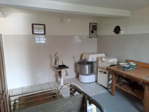 Izdavanje, poslovni prostor, 60m², Zagorič, Podgorica - image 5