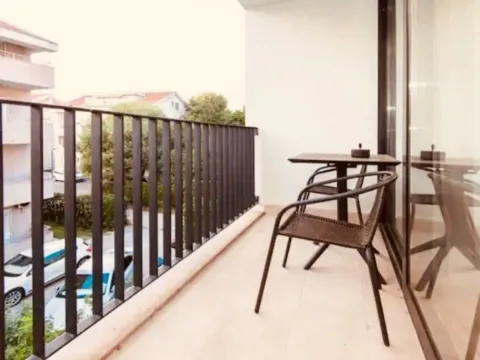 Izdavanje, jednosoban stan, 47m², Kalimanj, Tivat - image 11