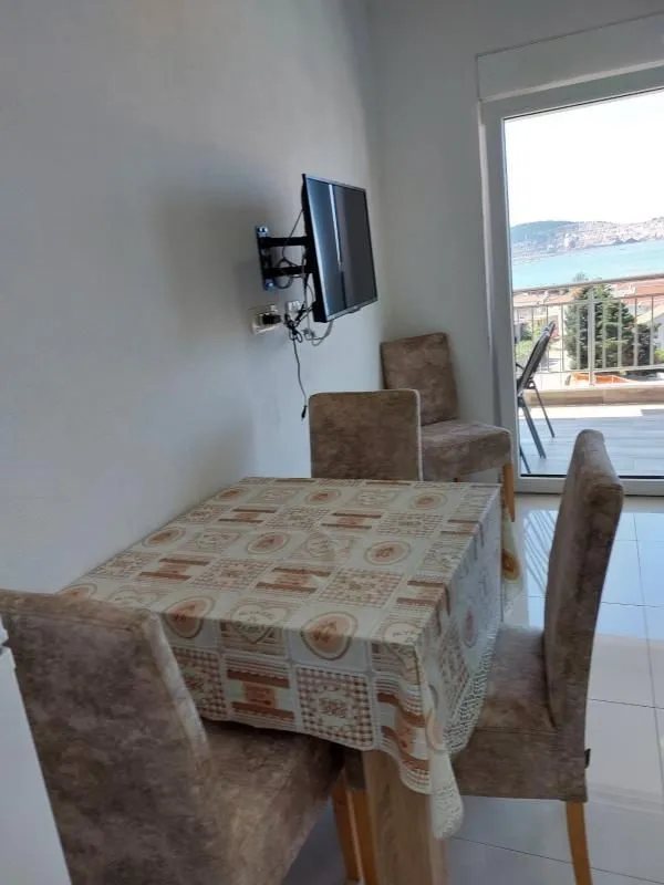 Rent, one bedroom apartment, 60m², Šušanj, Bar