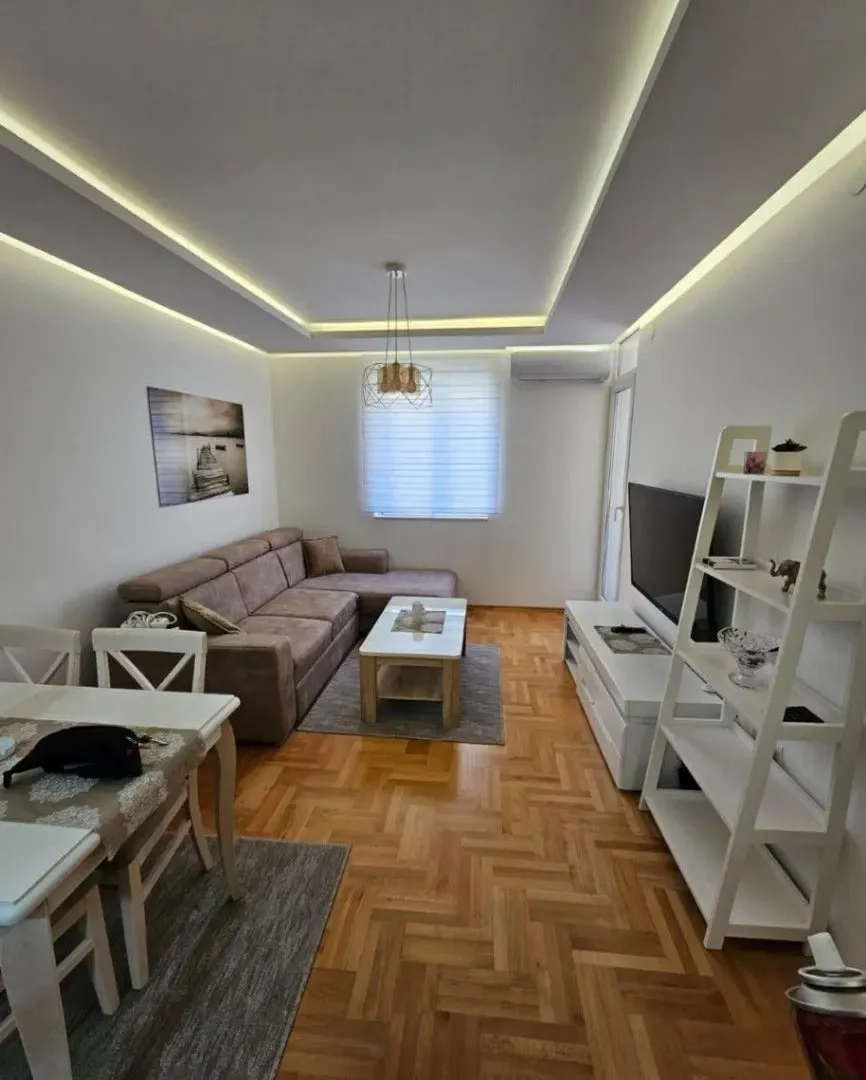 Izdavanje, trosoban stan, 100m², Dubovica, Budva