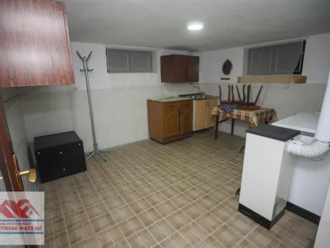 Sale, house, 300m², Kragujevac, Srbija - image 15