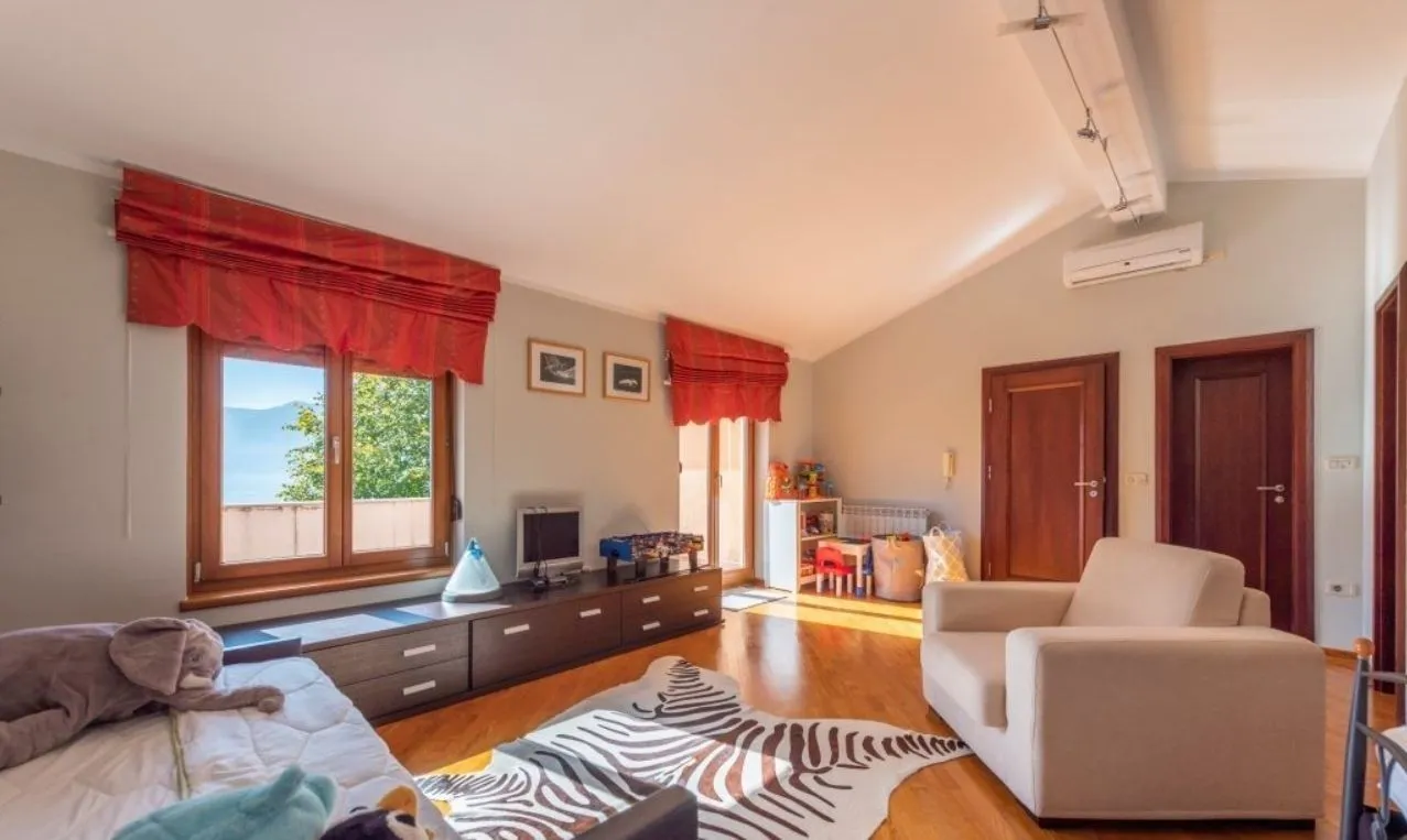 Prodaja, kuća, 305m², Orahovac, Kotor