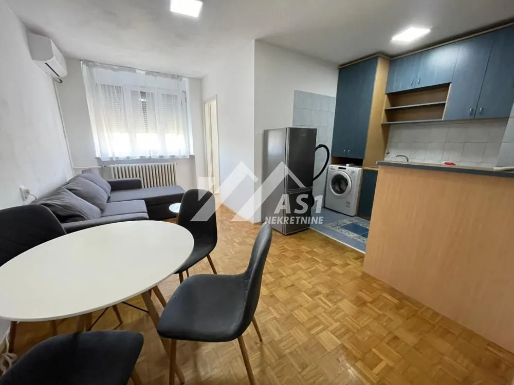Izdavanje, dvosoban stan, 49m², Banatić, Novi Sad Sve Podlokacije