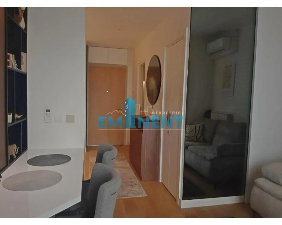 Izdavanje, stan, 32m², Savski Venac, Beograd