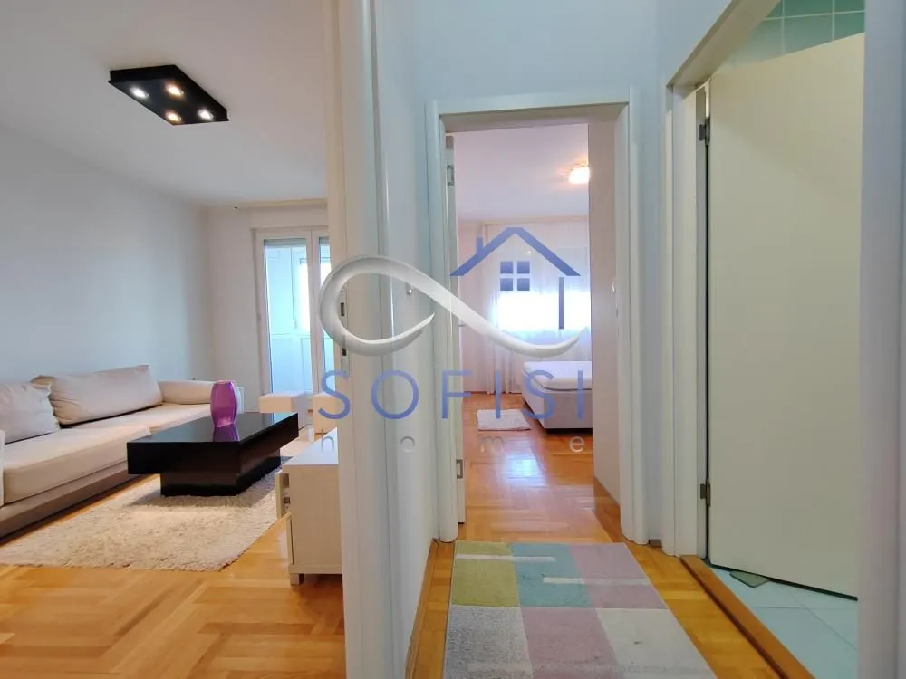Izdavanje, jednosoban stan, 45m², Bulevar Evrope, Novi Sad Sve Podlokacije
