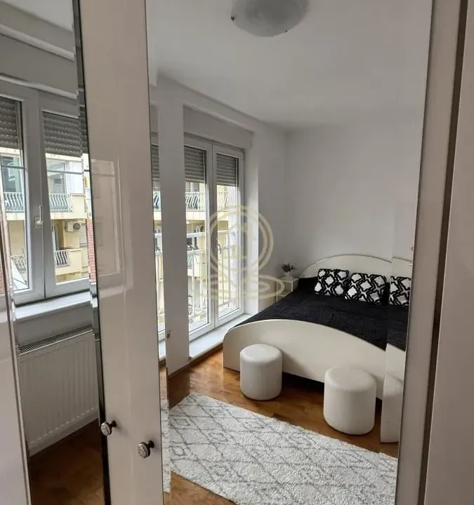 Izdavanje, dvosoban stan, 52m², Bulevar Oslobodjenja, Novi Sad Sve Podlokacije