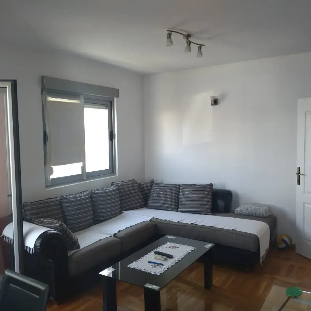 Izdavanje, jednosoban stan, 40m², Stari Aerodrom, Podgorica