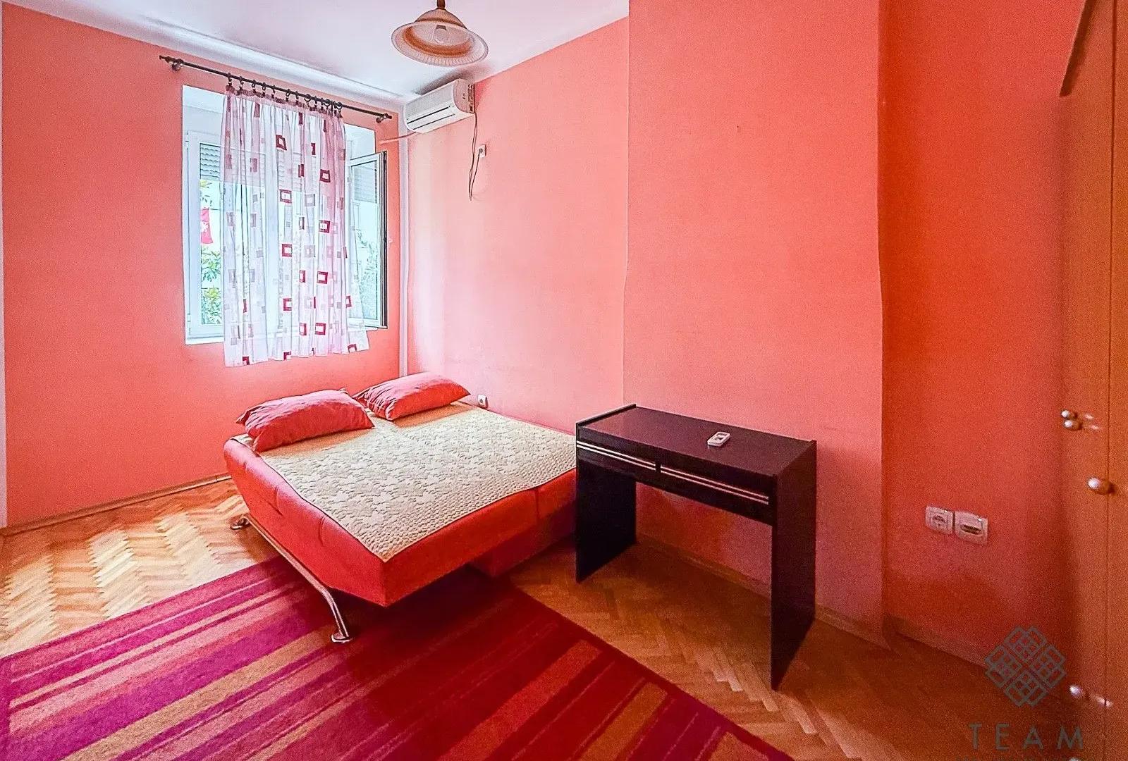Izdavanje, kuća, 52m², Centar, Podgorica