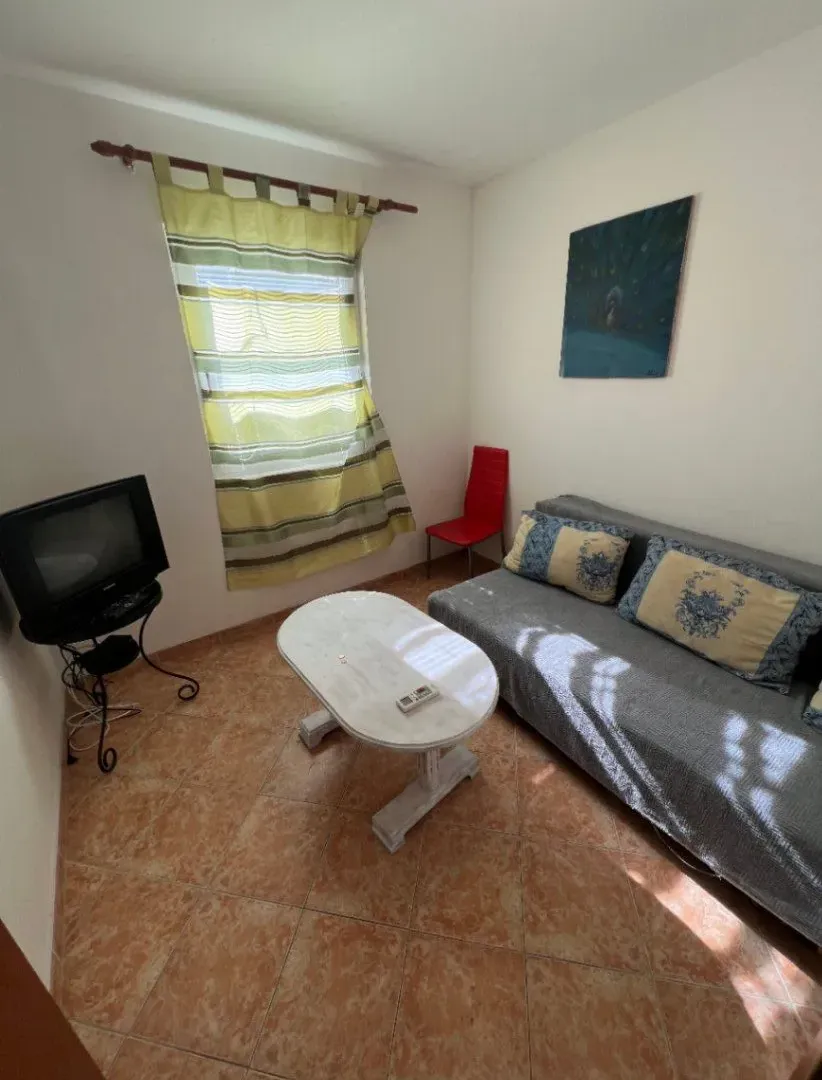 Izdavanje, jednosoban stan, 30m², Sutomore, Bar