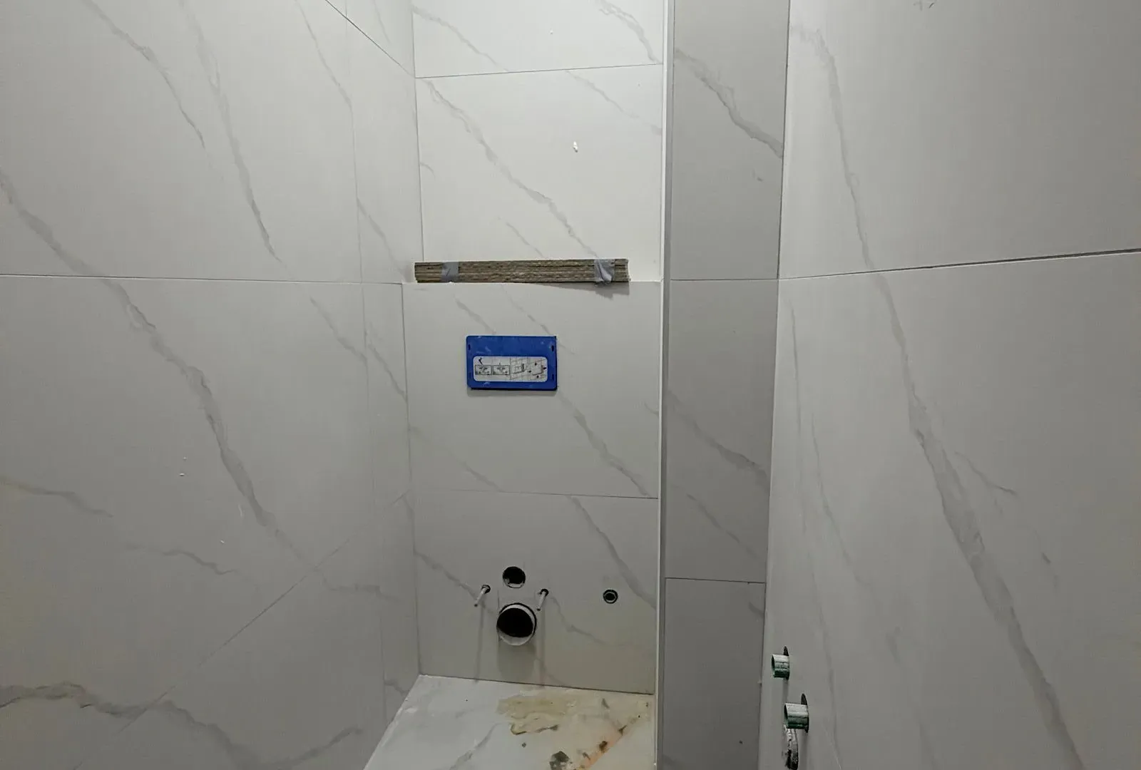 Prodaja, trosoban stan, 105m², Stari Aerodrom, Podgorica