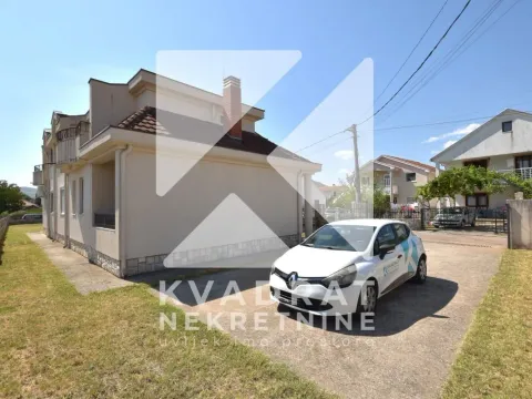 Rent, house, 185m², Tološi, Podgorica - image 27