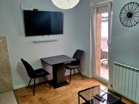 Rent, one bedroom apartment, 30m², Lekino Brdo, Voždovac Sve Podlokacije - image 5