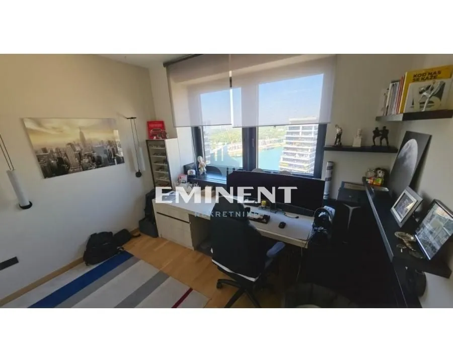 Izdavanje, četvorosoban stan, 110m², Savski Venac, Beograd