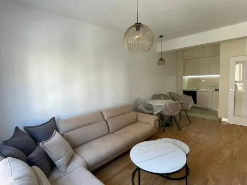 Prodaja, kuća, 45m², Centar, Podgorica - image 8