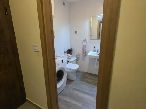 Prodaja, jednosoban stan, 46m², Stari Aerodrom, Podgorica - image 12