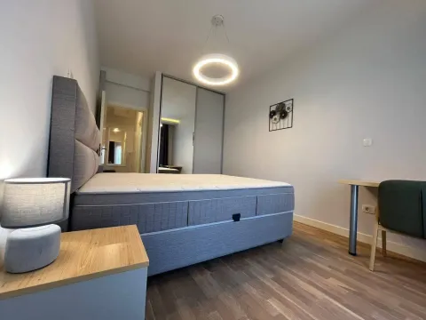 Izdavanje, jednosoban stan, 60m², Dobrota, Kotor - image 8