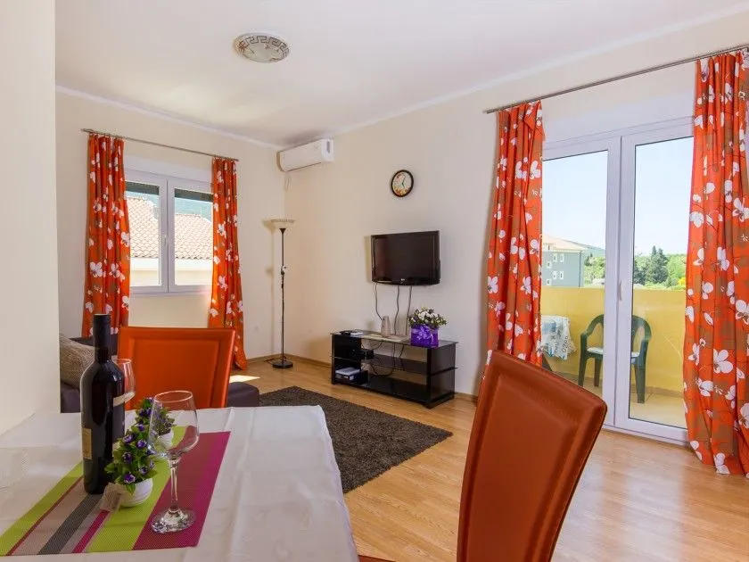 Rent, apartment, 42m², Đenovići, Herceg Novi