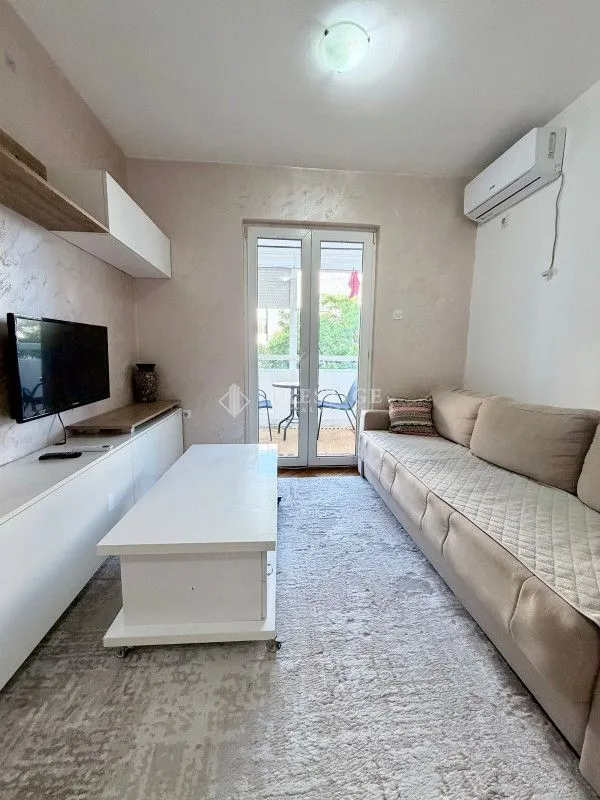 Rent, one bedroom apartment, 38m², Stari Aerodrom, Podgorica