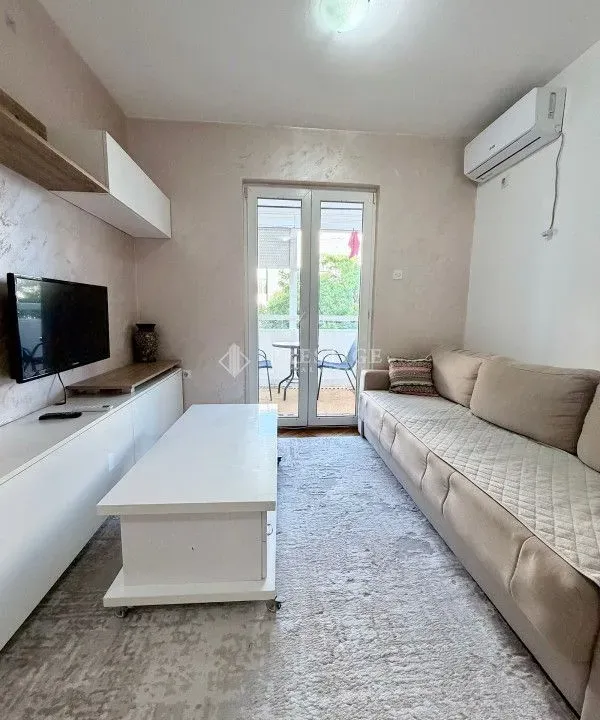 Rent, one bedroom apartment, 38m², Stari Aerodrom, Podgorica
