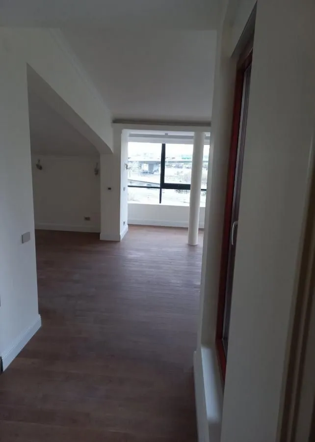 Izdavanje, četvorosoban stan, 155m², Savski Venac, Beograd