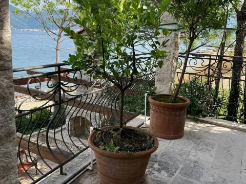 Prodaja, kuća, 259m², Krašići, Tivat - image 4