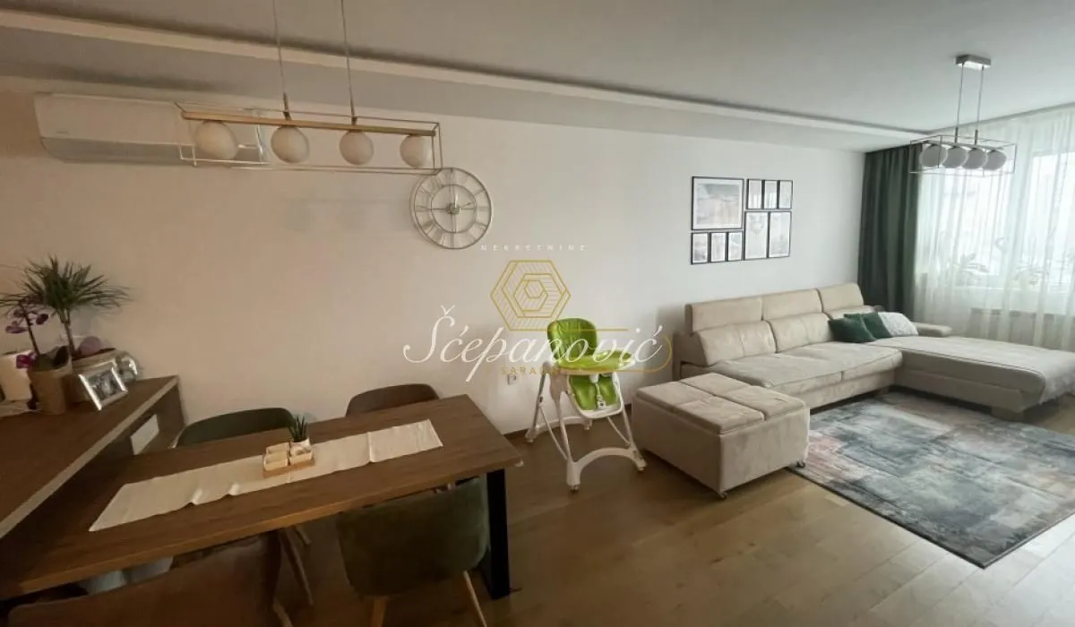 Prodaja, četvorosoban stan, 111m², Bulevar Evrope, Novi Sad Sve Podlokacije