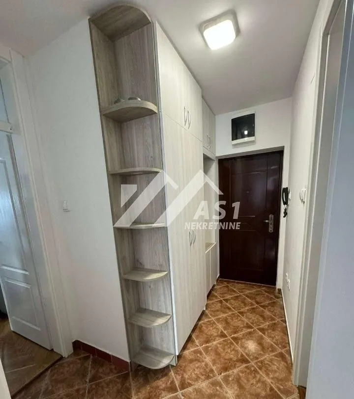 Izdavanje, jednosoban stan, 44m², Adamovićevo Naselje, Novi Sad Sve Podlokacije