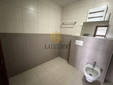 Prodaja, trosoban stan, 120m², Tološka šuma, Podgorica - image 7