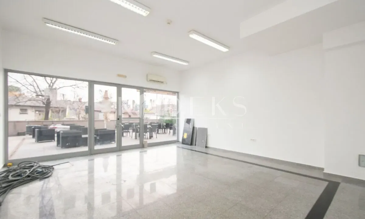 Prodaja, poslovni prostor, 43m², Stari Aerodrom, Podgorica