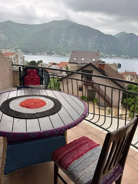 Rent, one bedroom apartment, 55m², Dobrota, Kotor
