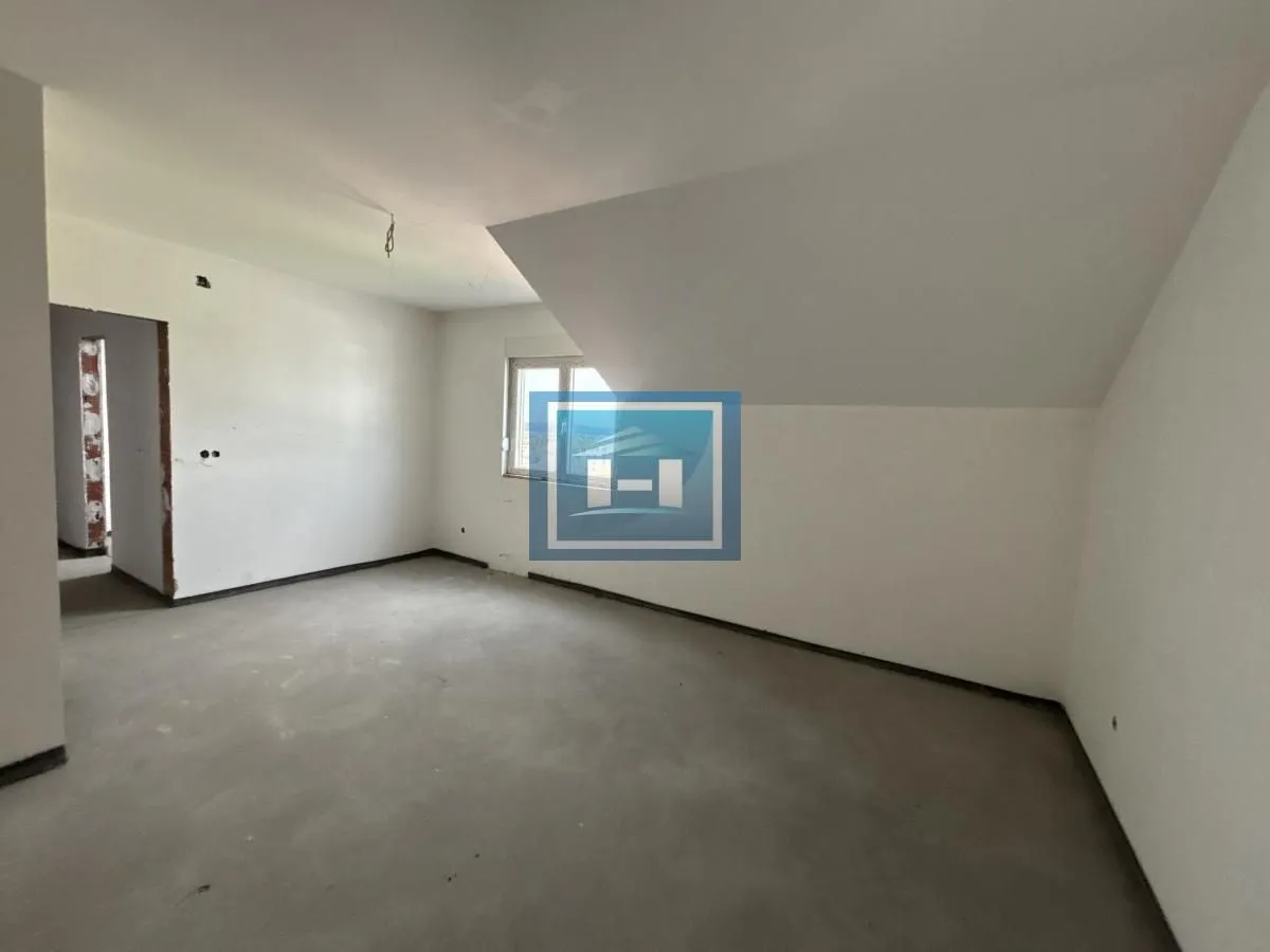 Prodaja, stan, 222m², Centar, Jagodina