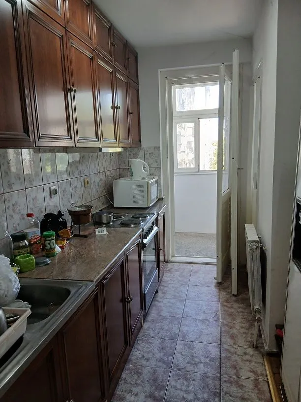 Izdavanje, četvorosoban stan, 77m², Palilula, Niš