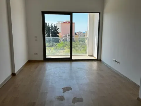 Prodaja, dvosoban stan, 72m², Centar, Bar - image 2