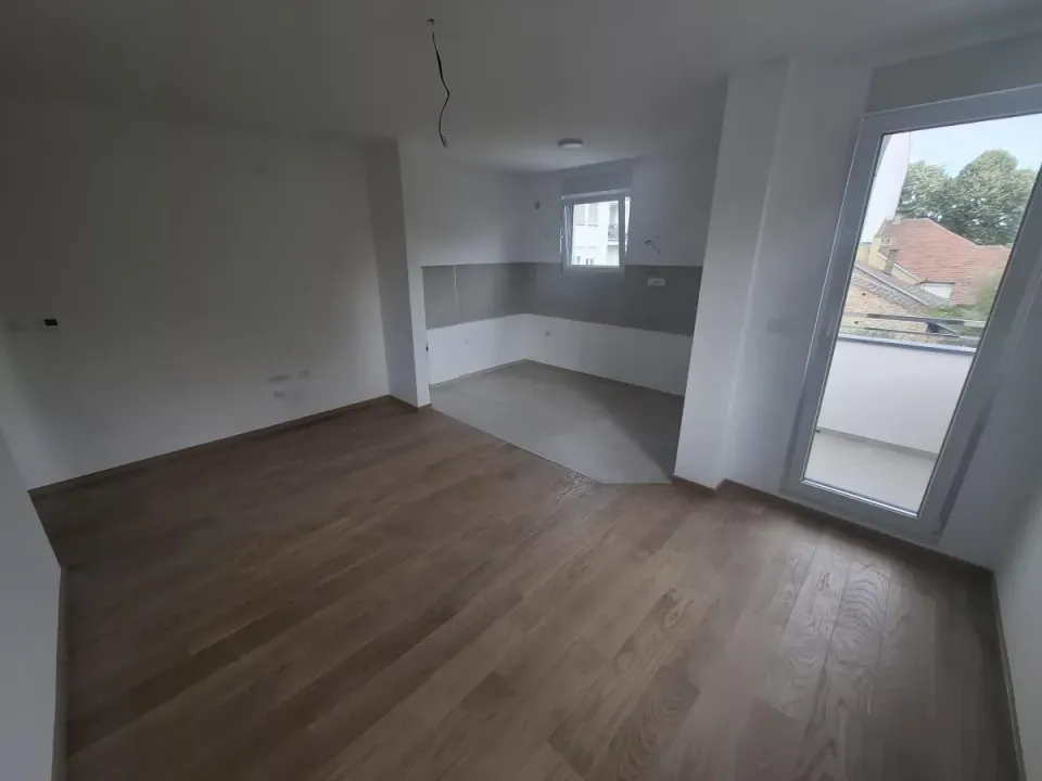 Prodaja, dvosoban stan, 42m², Salajka, Novi Sad Sve Podlokacije