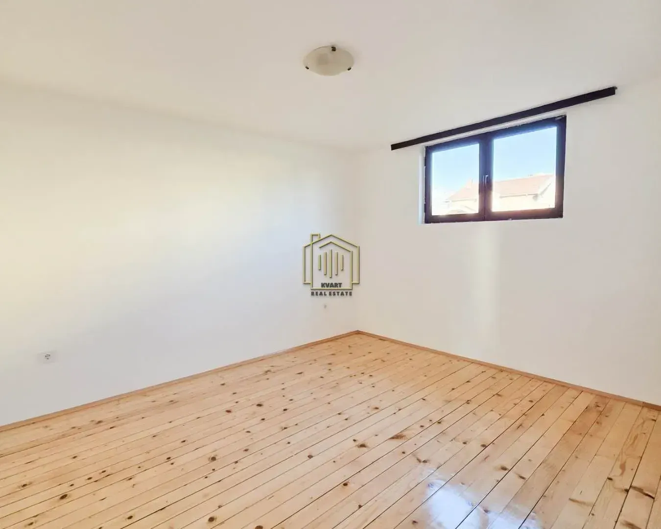 Prodaja, kuća, 350m², Zlatica, Podgorica