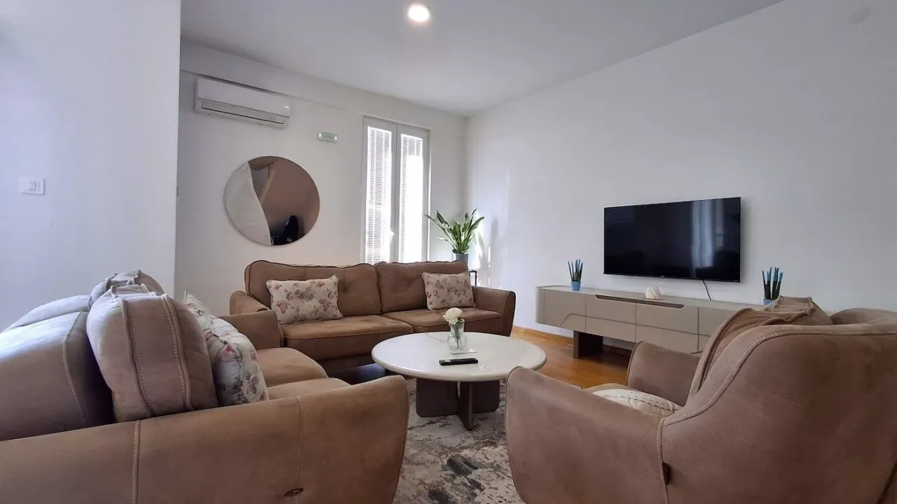 Izdavanje, stan, 160m², Stari Aerodrom, Podgorica