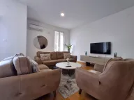 Izdavanje, stan, 160m², Stari Aerodrom, Podgorica - image 1