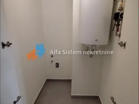 Izdavanje, trosoban stan, 77m², Savski Venac, Beograd - image 7