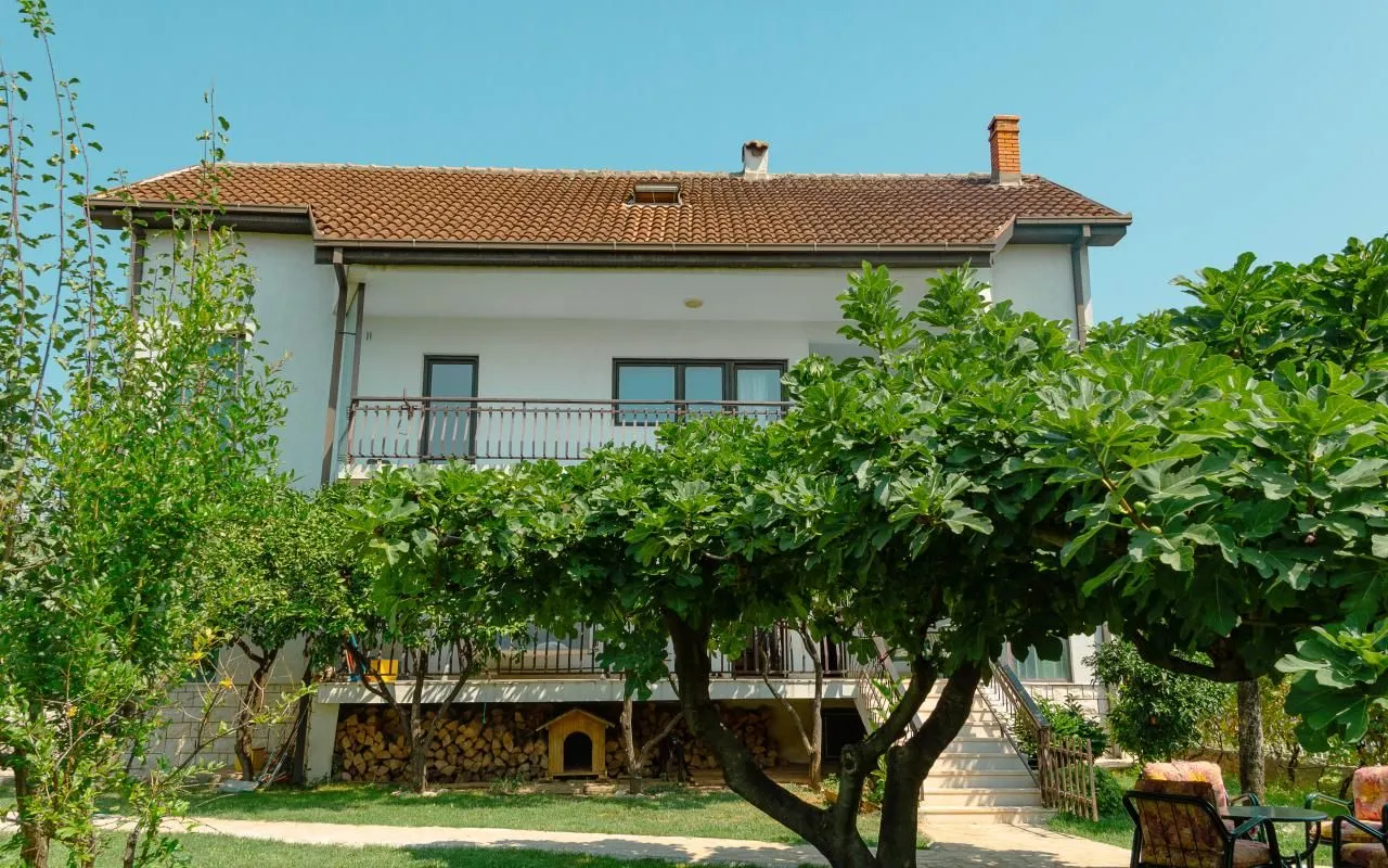 Prodaja, kuća, 400m², Zagorič, Podgorica