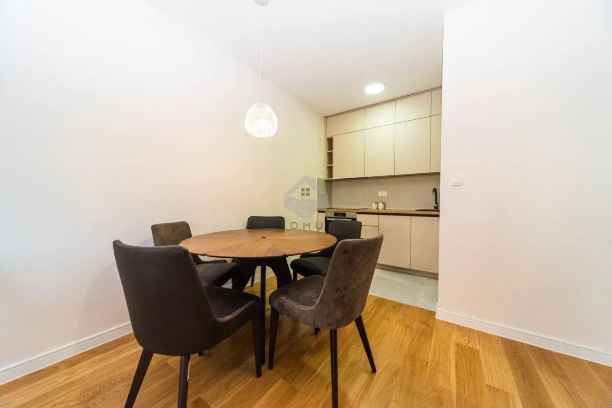 Izdavanje, jednosoban stan, 49m², Central Point, Podgorica