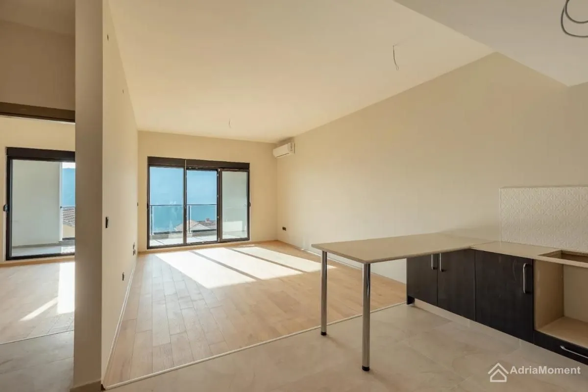 Prodaja, jednosoban stan, 70m², Topla, Herceg Novi