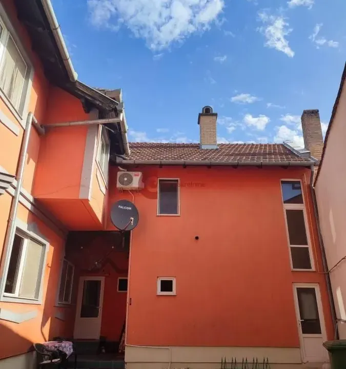 Sale, house, 348m², Centar, Subotica