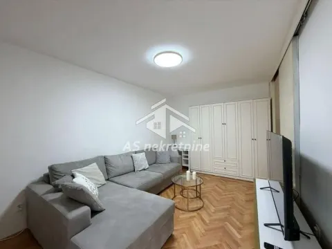 Rent, apartment, 41m², Crveni Krst, Beograd - image 2