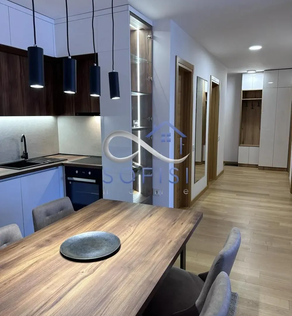 Izdavanje, dvosoban stan, 65m², Centar, Novi Sad