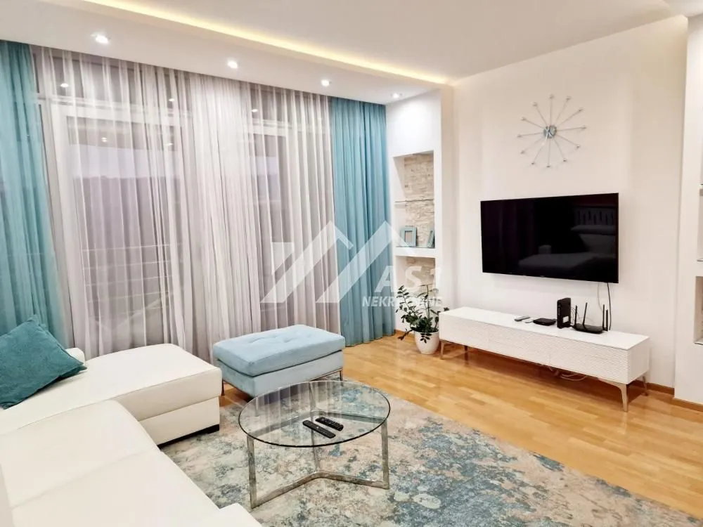 Izdavanje, trosoban stan, 105m², Novi Sad Sve Podlokacije, Novi Sad